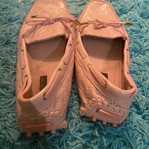 Pick comfortable lv loafers